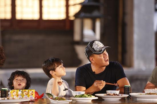 爸3诺一蒙眼辨临时爸爸 刘烨大头之谜解开