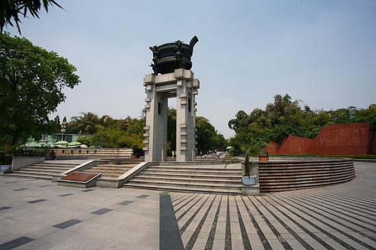 金温江半马带号召全民健身 成都跑步圣地推荐