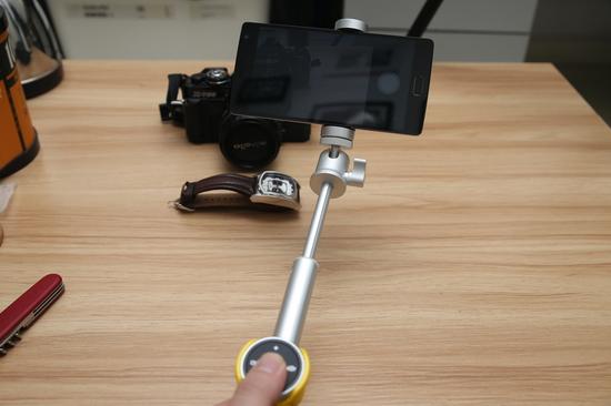 名为智拍 摩米士selfie pro自拍杆开箱体验(5)