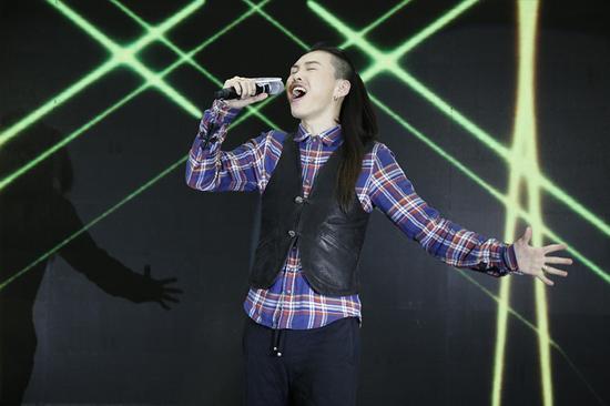 张玮演唱