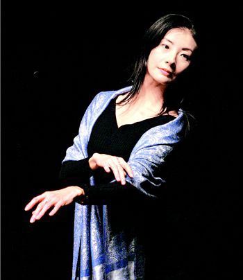 旧金山芭蕾舞团在国家大剧院的见面会上,著名华人舞蹈家谭元元向北京