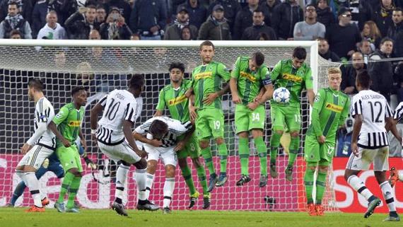 博格巴主罚任意球