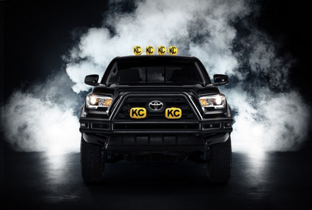 向《回到未来》致敬 丰田出特别版皮卡