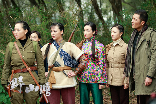 野山鹰战争剧中的女人也是蛮拼的