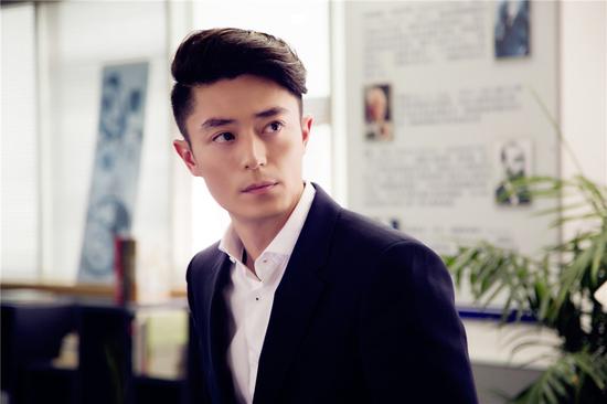 《他来了》悬念不断 霍建华高智商探案