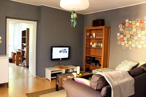 第二级 家庭套房 住宿费参考：3万元/年 这种宿舍与家庭住房相似，有卧室、客厅、卫生间、厨房，各方面都能满足生活所需。其实在国外很常见，不过国内还是偏少。