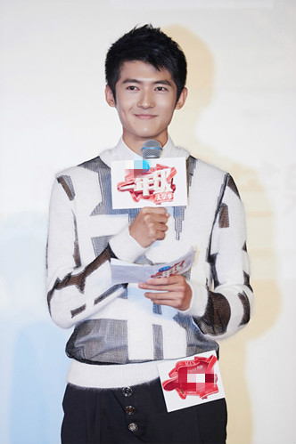 《一年级》启动 佟梦实大秀主持功力