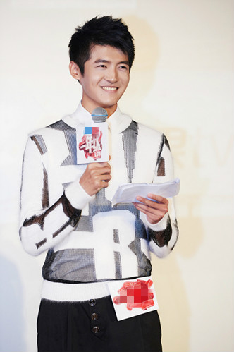 《一年级》启动 佟梦实大秀主持功力