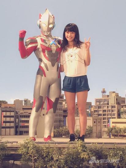 300万光年外的英雄和300万光年一遇的美少女