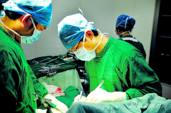 医术精湛的娃娃脸医生记省肿瘤医院腹部外二科易波