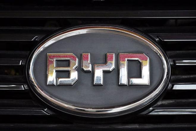 比亚迪进军英新能源市场 核心竞争铁电池