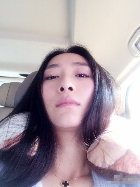 陶昕然晒自拍论角度重要性