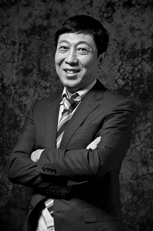 韩童生冯宪珍再携手话剧俄式幽默相爱相杀