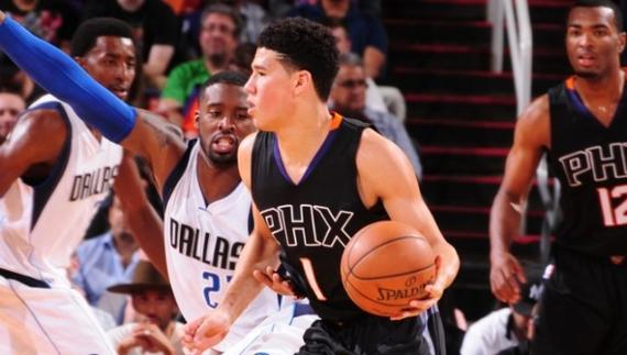 太阳新秀布克7投6中，拿下全队第二高分14分。