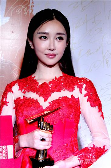 女星潘时七出席北京青年影展