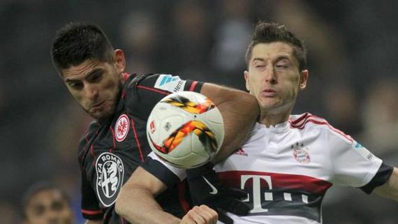 莱万遭到严防死守