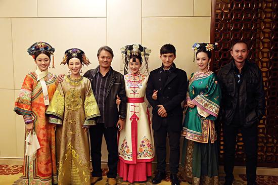 《苏茉儿传奇》剧组出席横店影视合影