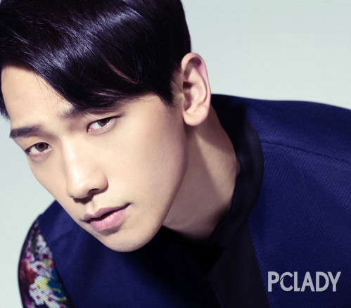 rain笑起来时单眼皮的小眼睛眯成一条线