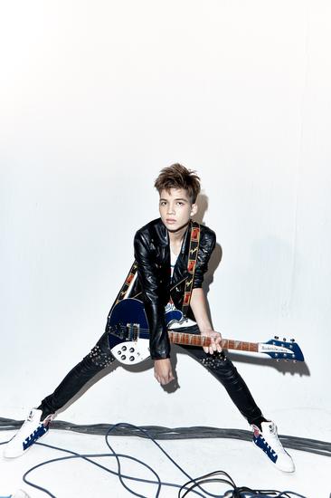 派伟俊新曲《保护你》mv首发