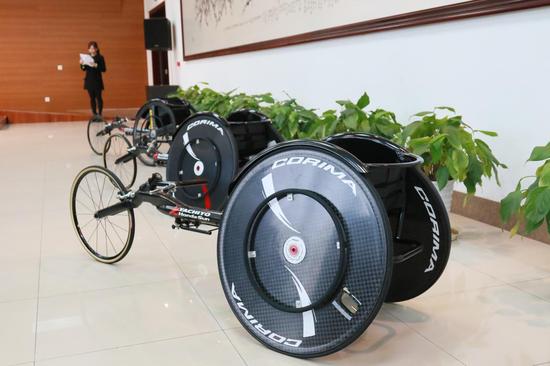 本田向中国残疾运动员捐赠碳纤维竞速轮椅