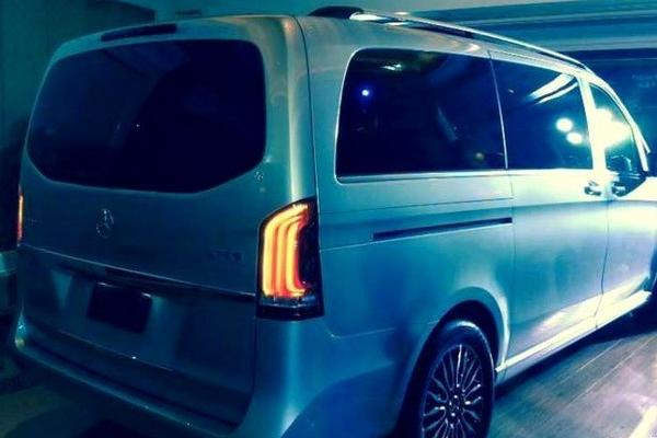 2016年4月推出 国产奔驰V级实车图曝光