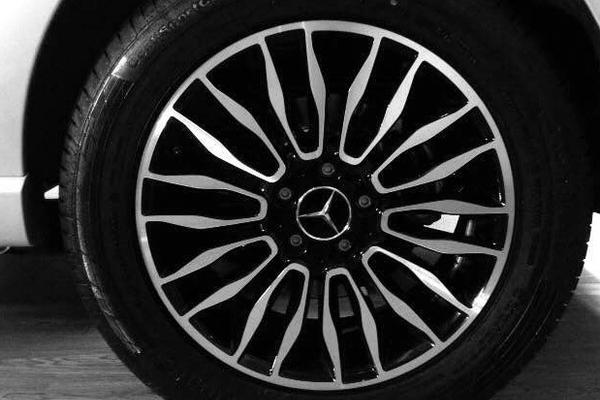 2016年4月推出 国产奔驰V级实车图曝光