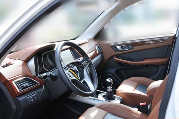 或命名“帝王型” 众泰大迈X5新车曝光