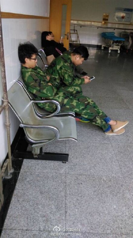 学生医院2日中午十二时许,蓝翔技校学生宿舍内发生一起血案.