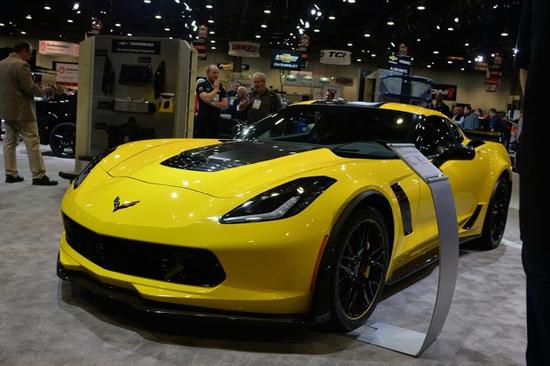 性感尤物一箩筐！围观SEMA改装车展