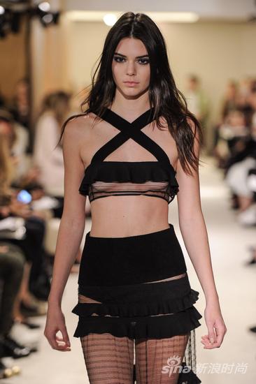 超模gigi hadid已经通过面试和试装,正式加入今年的维密模特队伍啦!