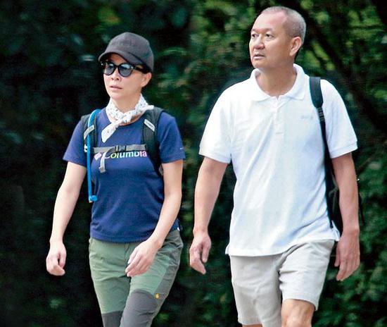关之琳前夫常与刘嘉玲爬山 一周见两次