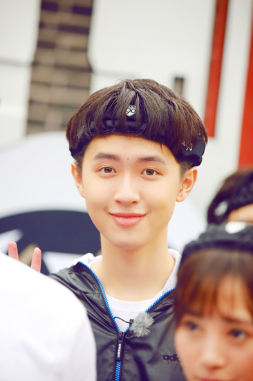 张逸杰加盟《加速》 青春正能量全速开跑