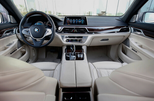 北区品牌体验日启幕 体验全新BMW 7系  