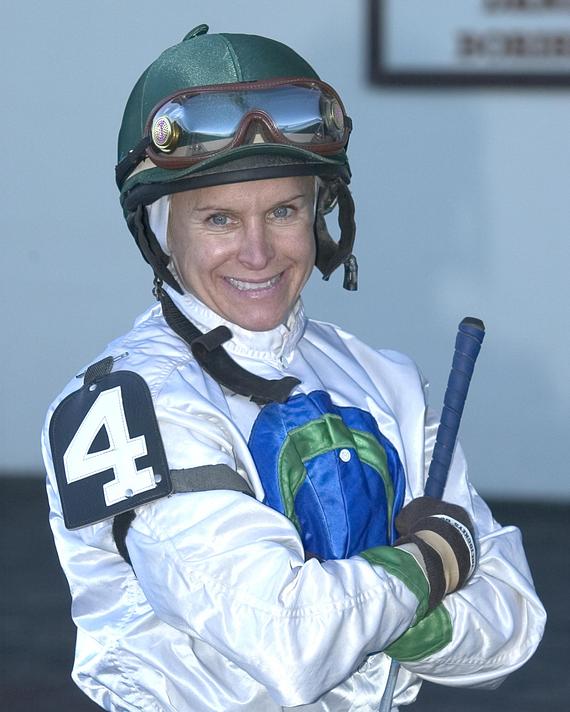 美国传奇女骑师朱莉-克朗