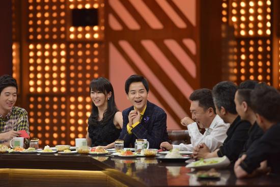 精彩上演,京城顽主于谦[微博]与笑林美少常远携私家食材做客节目现场