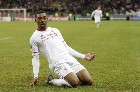 艾比破门后滑跪庆祝