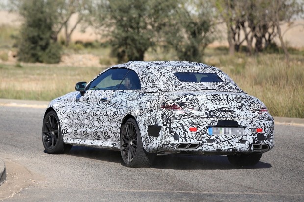 将进军细分市场 曝AMG C 63敞篷版谍照