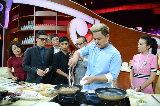 杨文现场制作创意菜