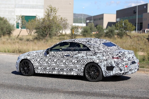 将进军细分市场 曝AMG C 63敞篷版谍照