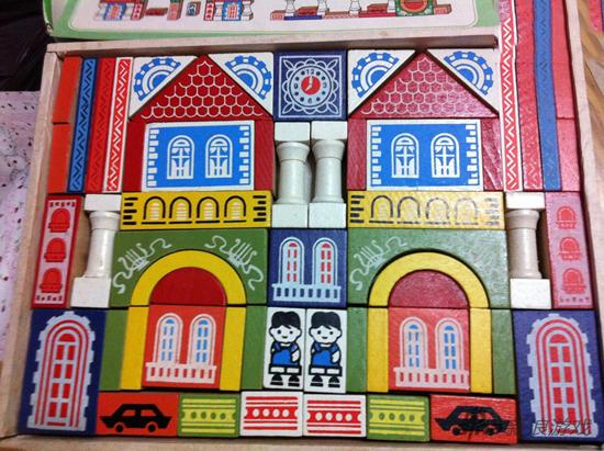 这种高端的积木，小时候我是没摸过……