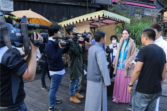 《烟花易冷》媒体探班