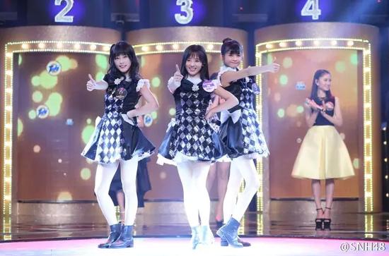 《隐藏的歌手》SNH48鞠婧祎、林思意、龚诗淇