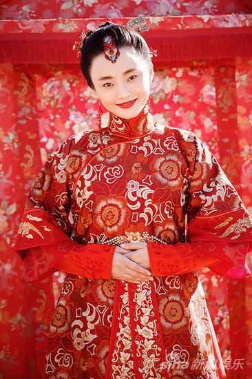 刘芊含新娘装
