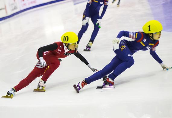 中国短道速滑队出征日本