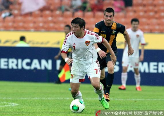 2013年崔鹏随国足出战东亚杯