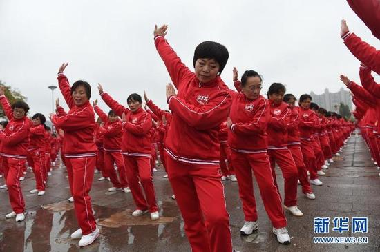 西安舞廳大全問:火鳳凰舞廳:西大街大學習巷南口地下一層.