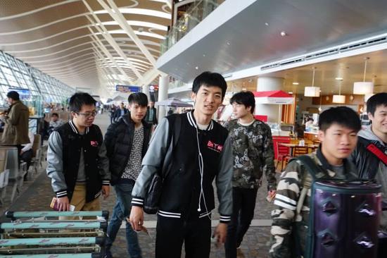 Ehome战队航班因为汉莎罢工推迟到今天