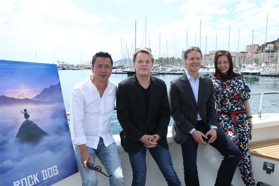 《摇滚藏獒》王中磊与主创合影