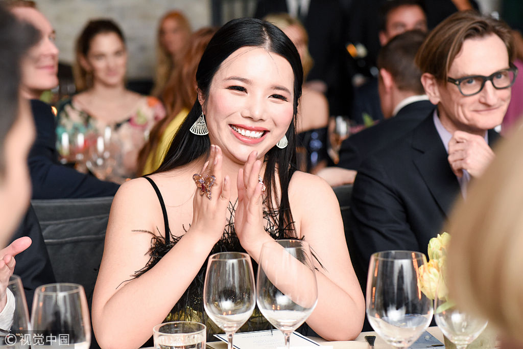 余晚晚成立基金支持Met Gala 安娜·温图尔、秦舒培亮相庆祝晚宴