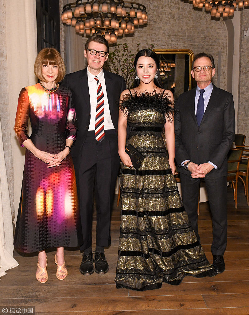 余晚晚成立基金支持Met Gala 安娜·温图尔、秦舒培亮相庆祝晚宴
